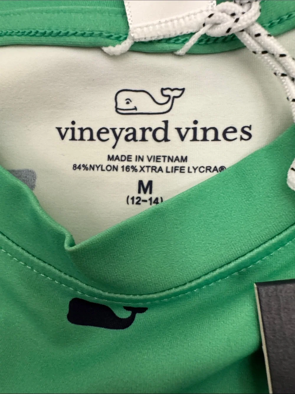 NWT VINEYARD Vines Rashguard. Size medium - 12-14